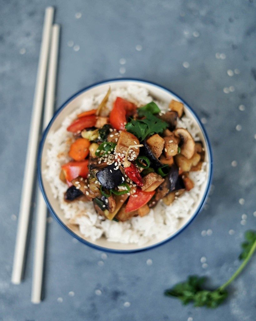 baklažánové stir-fry so sójovou omáčkou