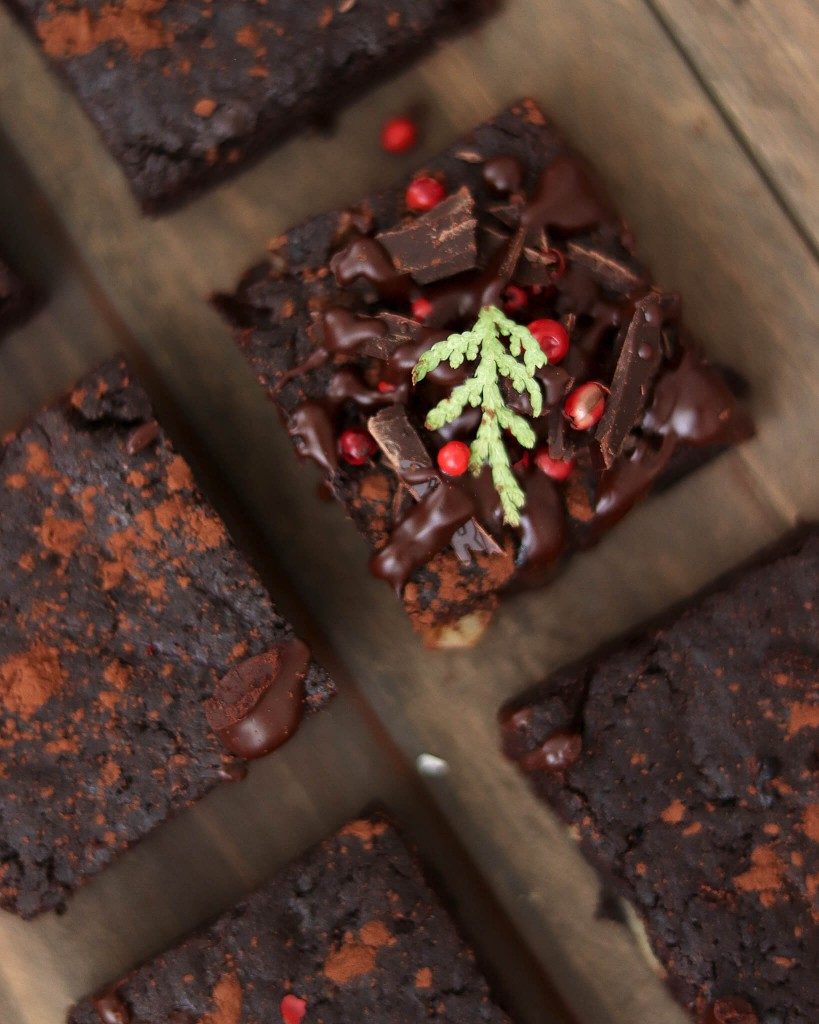 Vegan brownies s ríbezľovým džemom