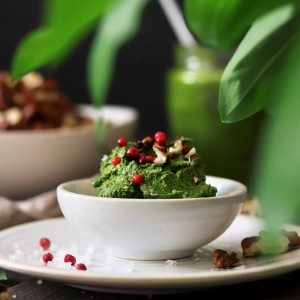 pesto z medvedieho cesnaku vegan