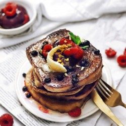 Vegan francúzsky toast s malinovým džemom