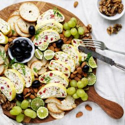 Vegan syrová roláda s paprikou