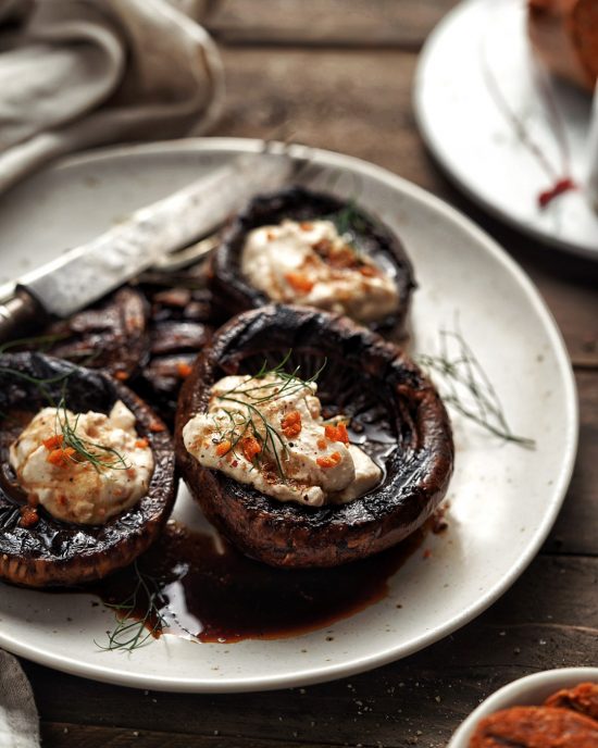 Plnené portobello s tofu a údenou klobáskou