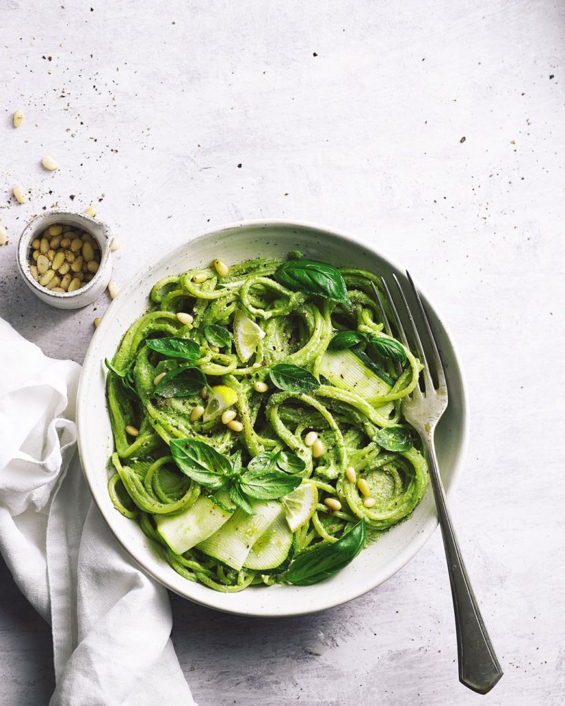 vegan bazalkové cestoviny s kešu